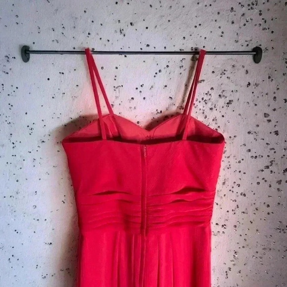 DAVID'S BRIDAL Red Crinkle Strapless Chiffon Dress with Cascade Skirt Size 4 - Picture 6 of 6